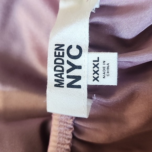 Madden NYC Satin Ruched Emma Top Balloon Sleeves - Picture 9 of 11